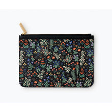  Menagerie Garden Everyday Pouch