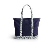  Hydrangea Canvas Carry All